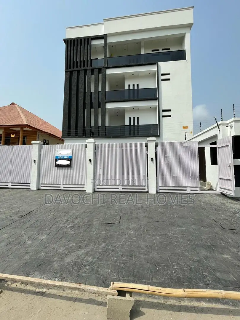 4bdrm Maisonette in Lekki Phase One for sale