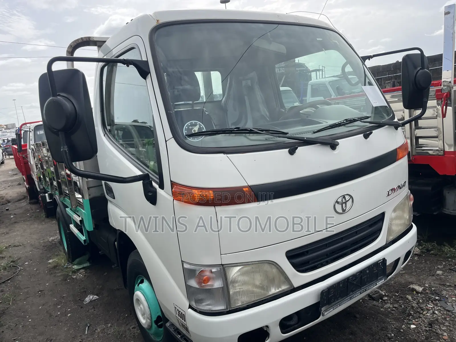 Toyota Dyna 200 Normal Hand