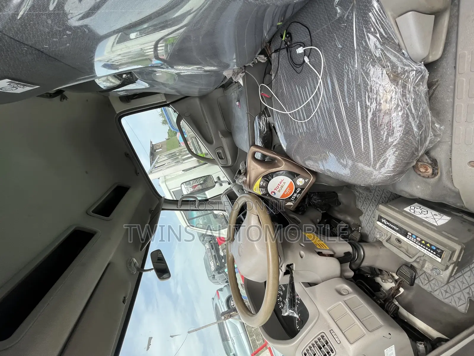 Toyota Dyna 200 Normal Hand