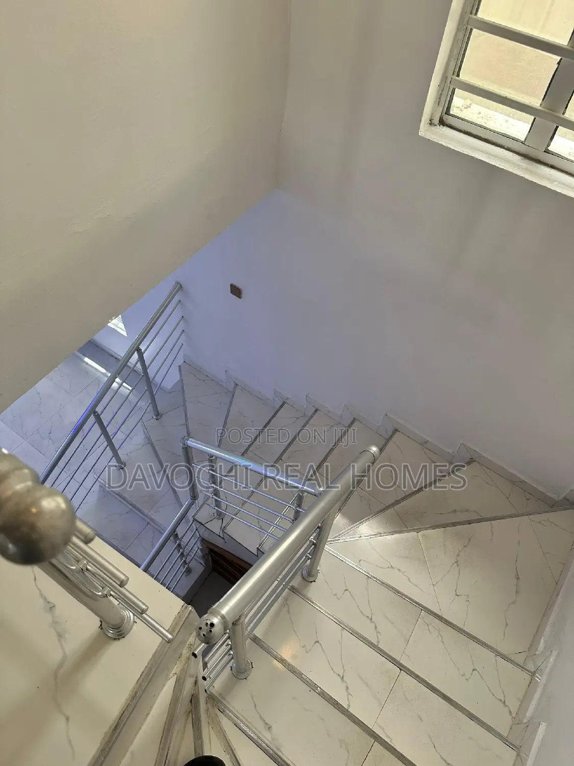 5bdrm Duplex in Chevron Drive, Lekki for rent