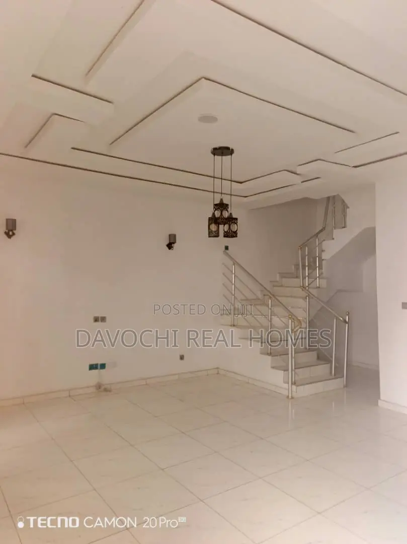 4bdrm Duplex in Ikota, Lekki for rent