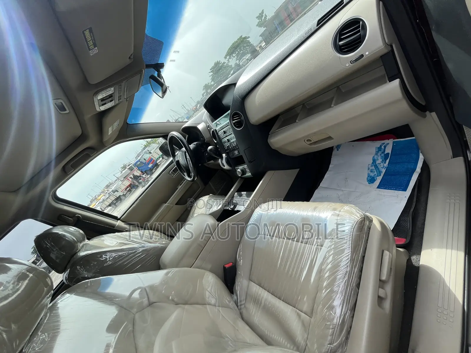 Honda Pilot Touring w/RES/Navi 4WD (3.5L 6cyl 5A) 2011 Burgundy