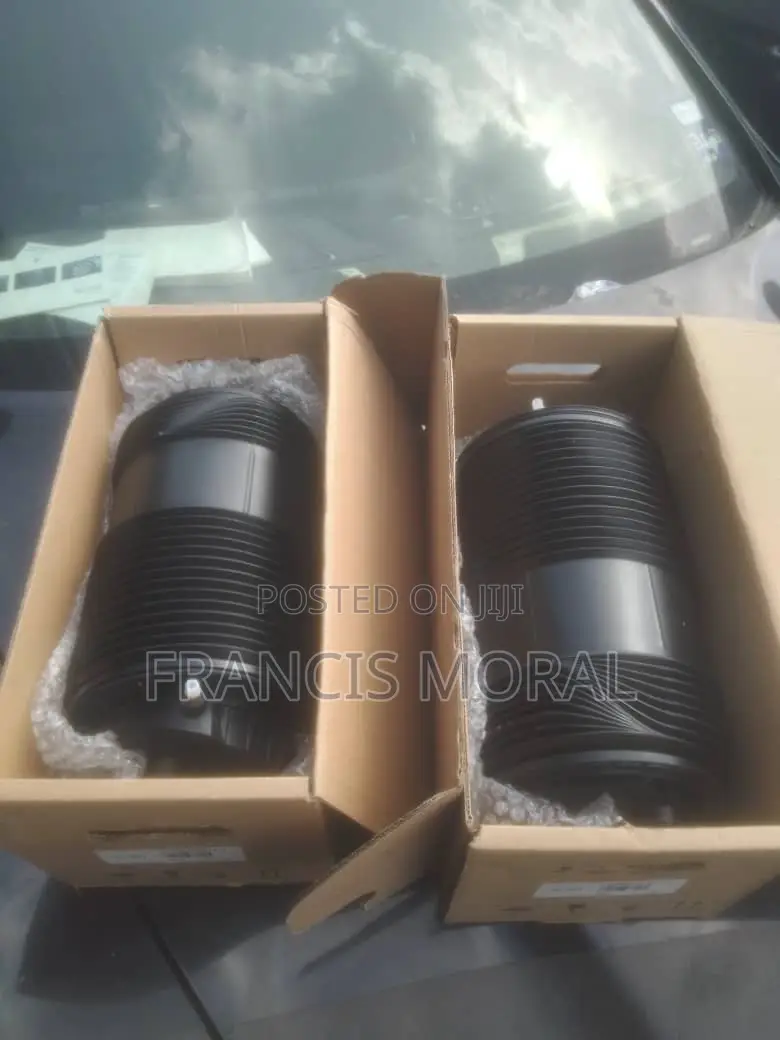 Rear Back Balloon Audi Q8 Available