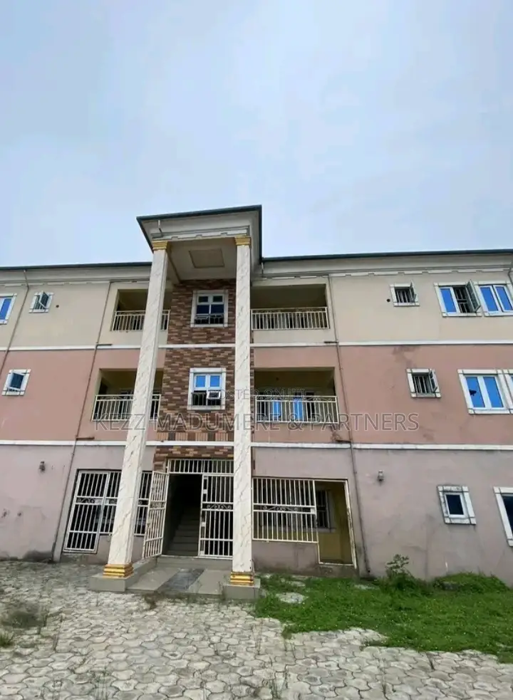 6bdrm Block of Flats in Ozuoba / Rumuoparali, Port-Harcourt for sale