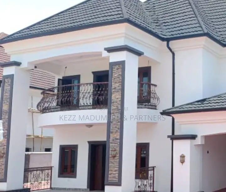 5bdrm Duplex in Near Rocha'S, Owerri for sale
