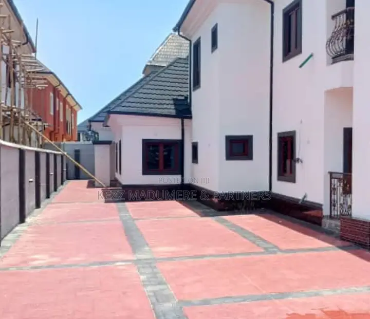 5bdrm Duplex in Near Rocha'S, Owerri for sale