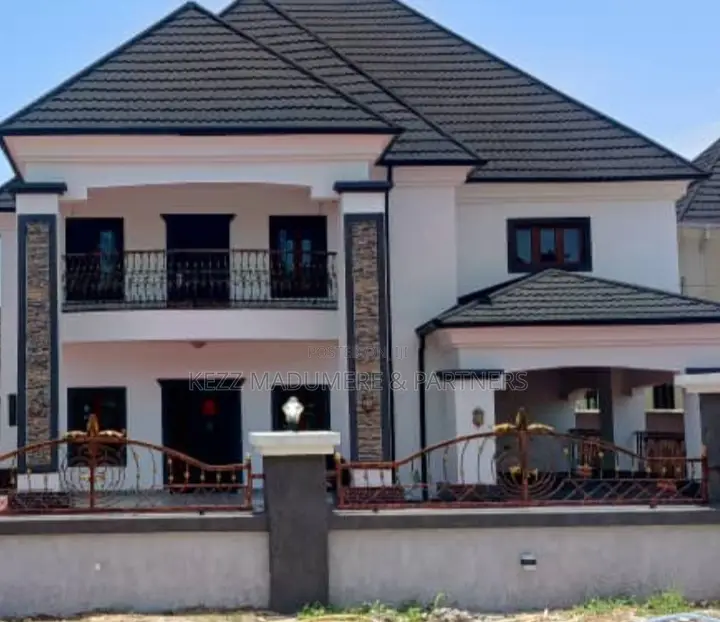 5bdrm Duplex in Near Rocha'S, Owerri for sale