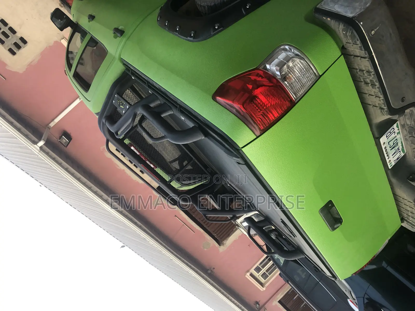 Off-Road Spoilers With Rolling Booth Cover