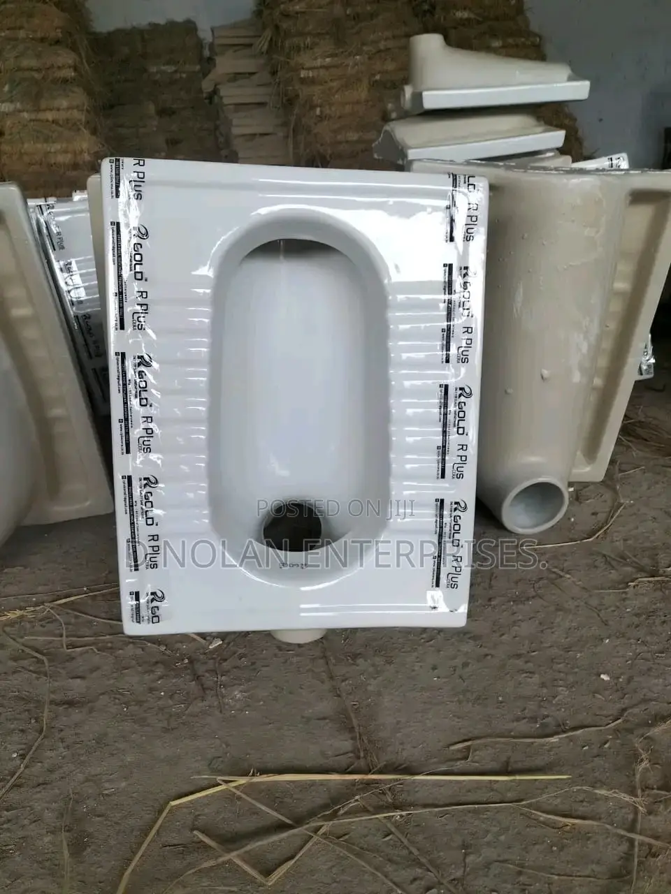 Quality Squatting Pan With Trap