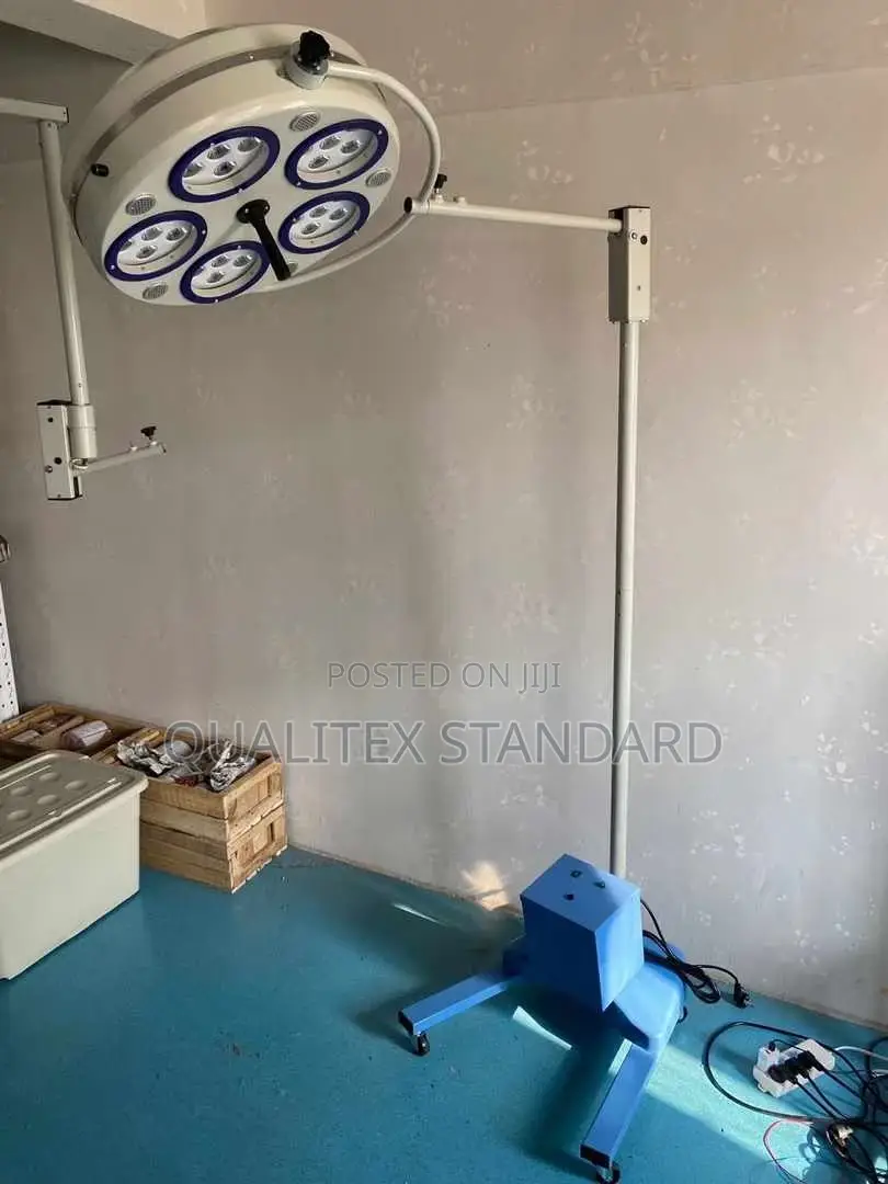 5 Bulb Theatre Lamp