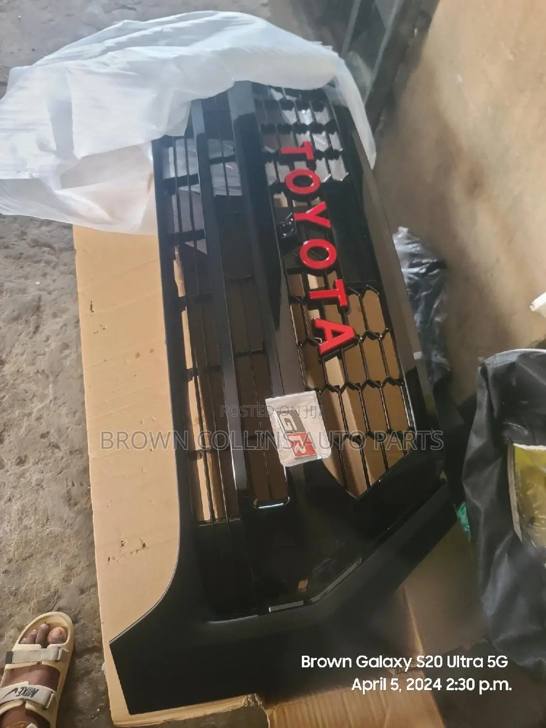 Front Grill Toyota Hilux 2020-2024 Gr