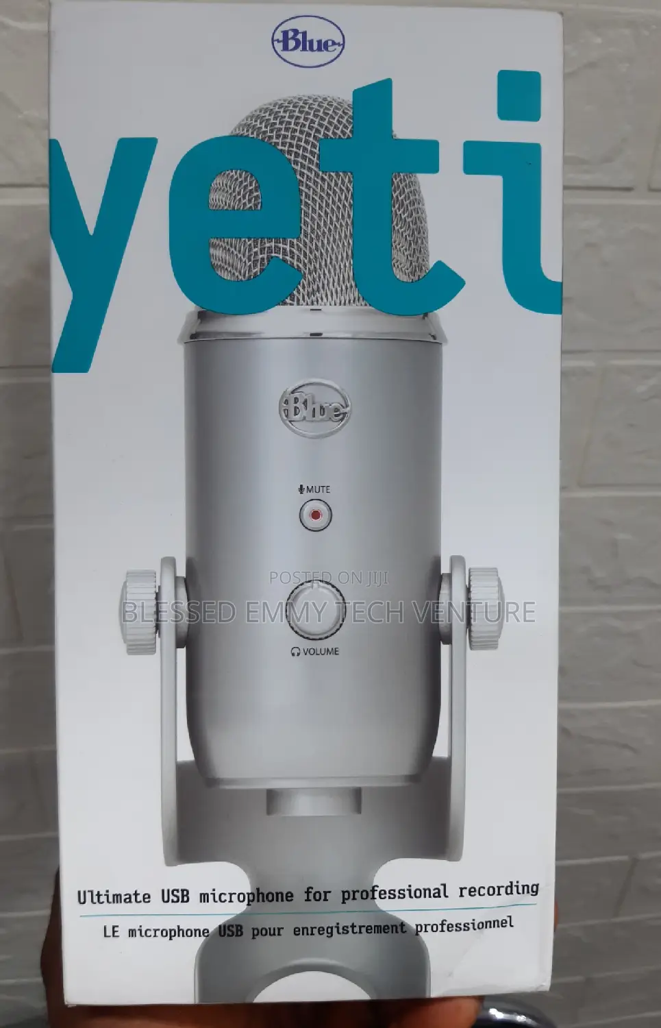 Blue Yeti USB Microphone Bundle