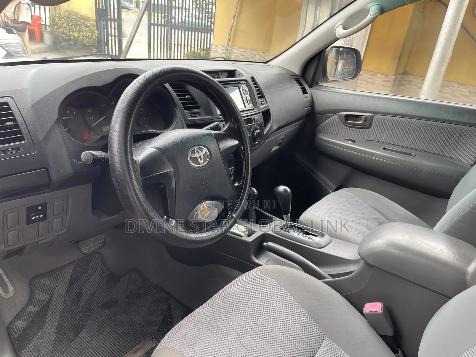 Toyota Hilux 2014 White