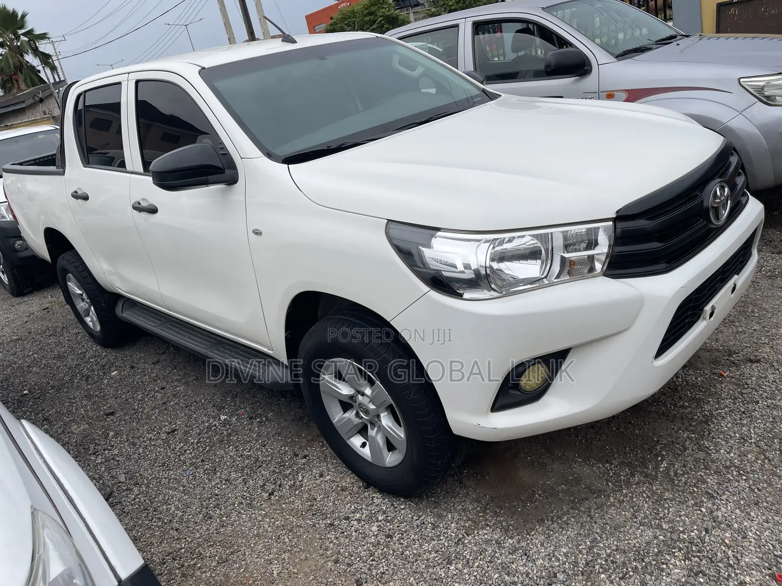 Toyota Hilux 2019 White