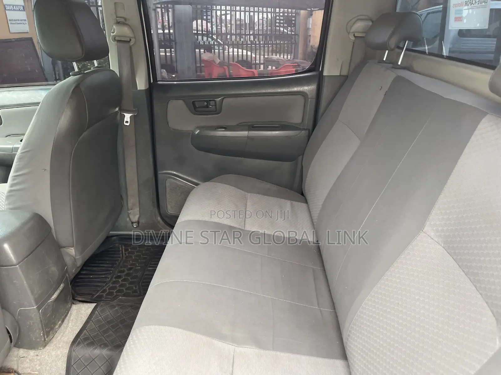 Toyota Hilux 2024 White