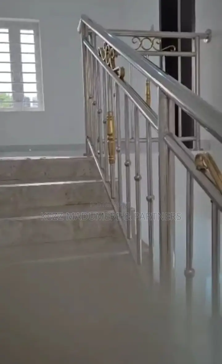 5bdrm Duplex in Near Shoprite , Egbu for sale