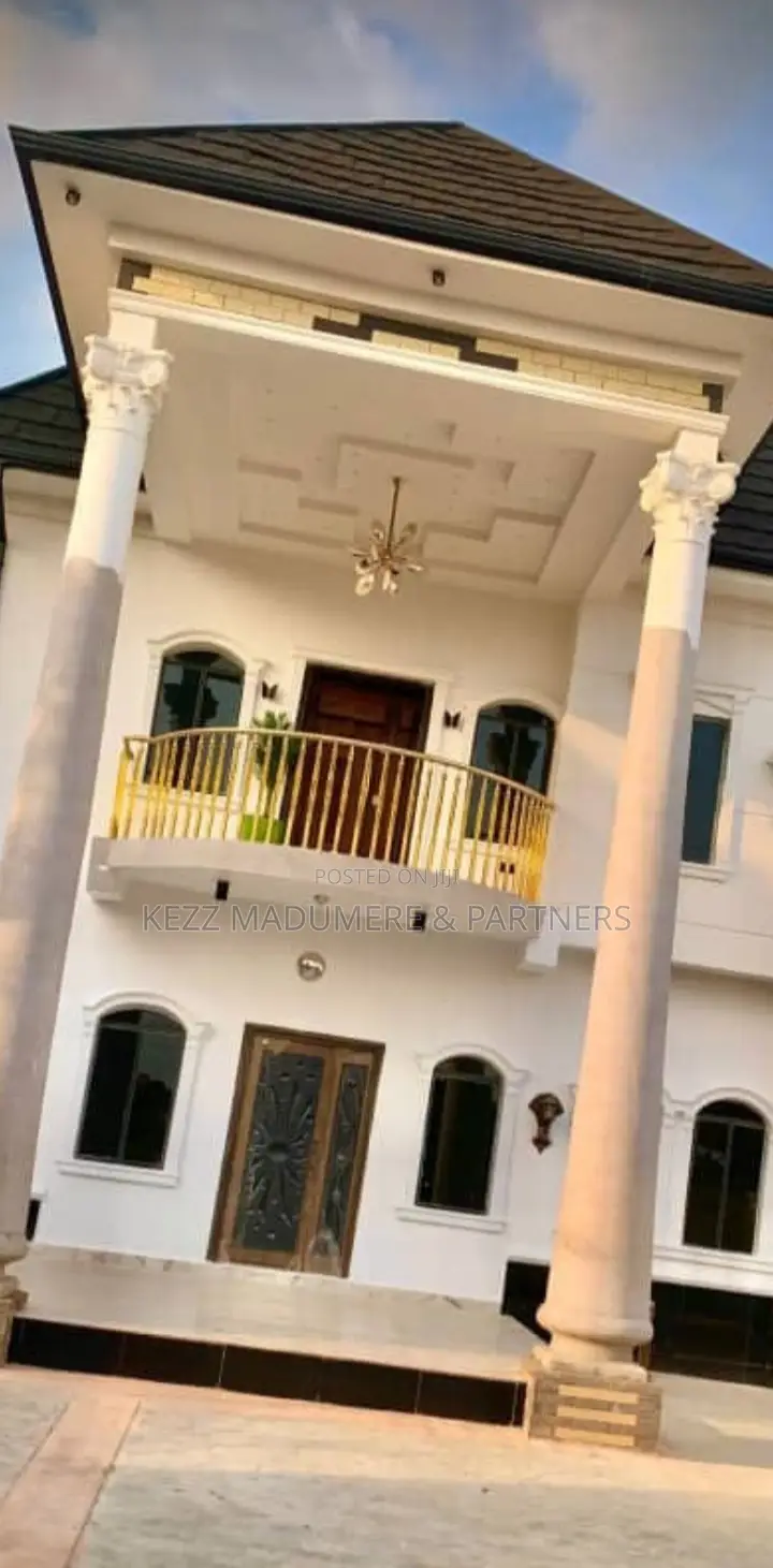 5bdrm Duplex in Near Shoprite , Egbu for sale