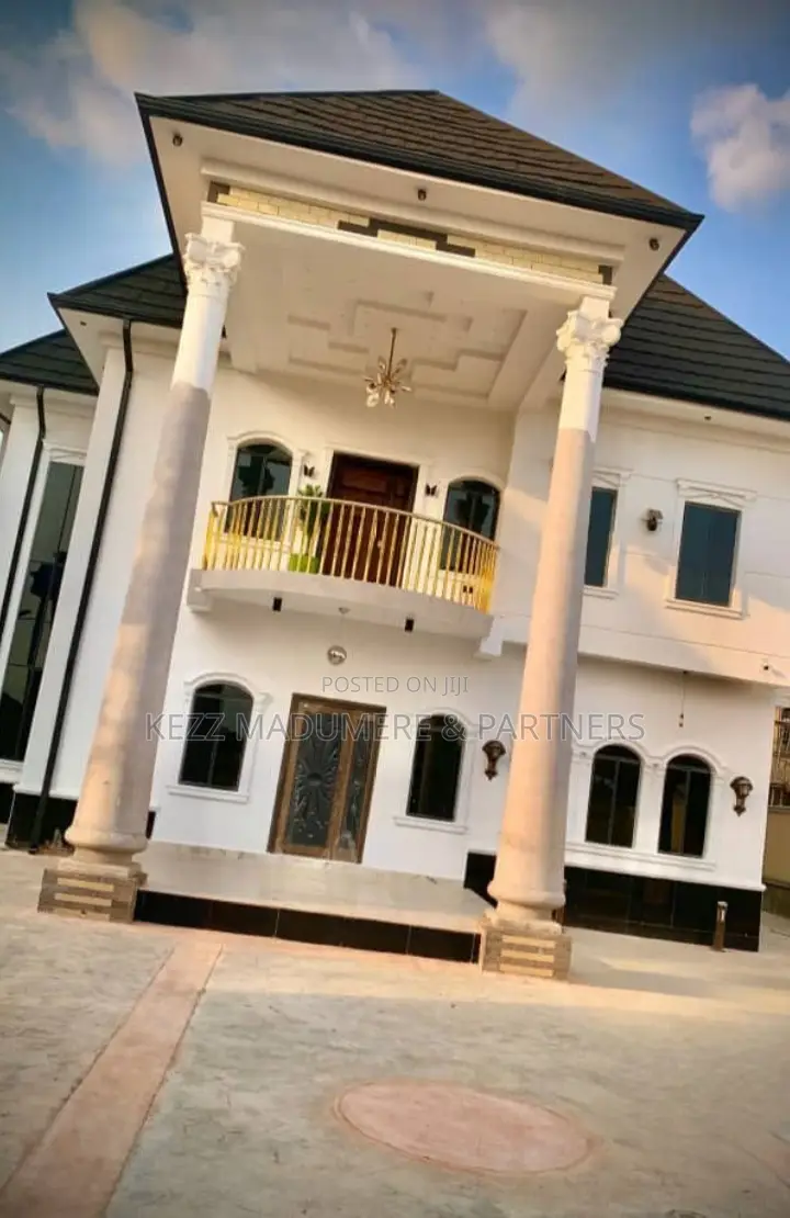 5bdrm Duplex in Near Shoprite , Egbu for sale