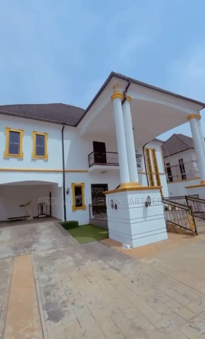 4bdrm Duplex in Near Rochas for sale