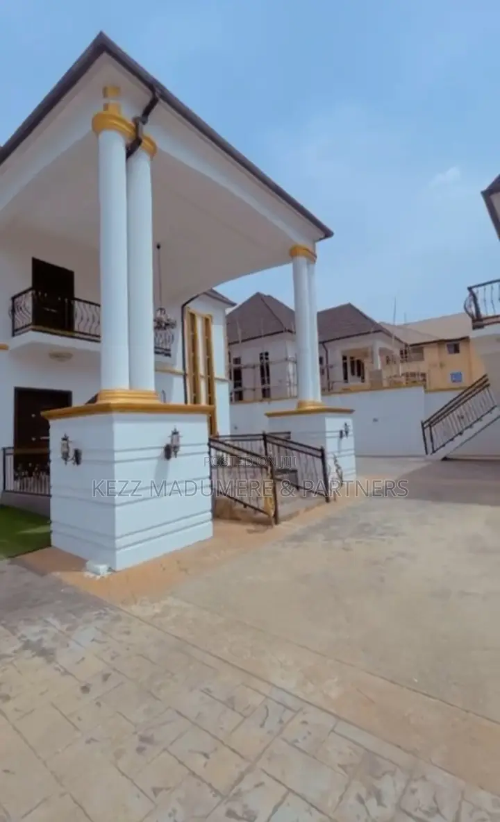 4bdrm Duplex in Near Rochas for sale