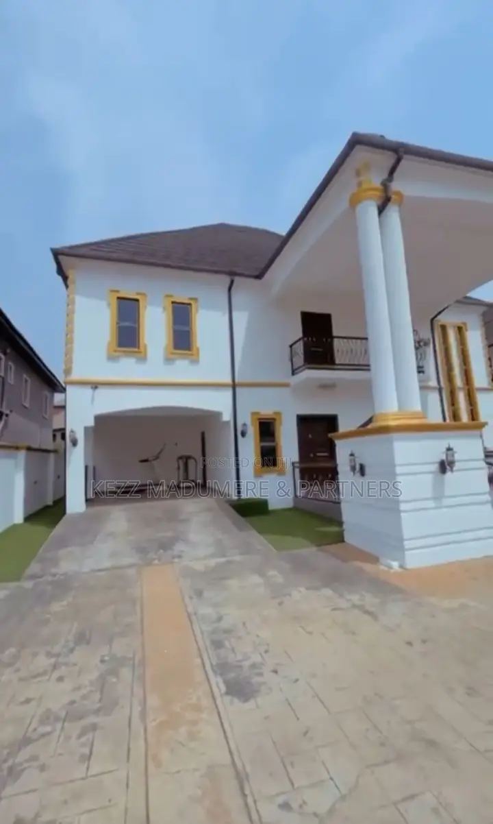 4bdrm Duplex in Near Rochas for sale