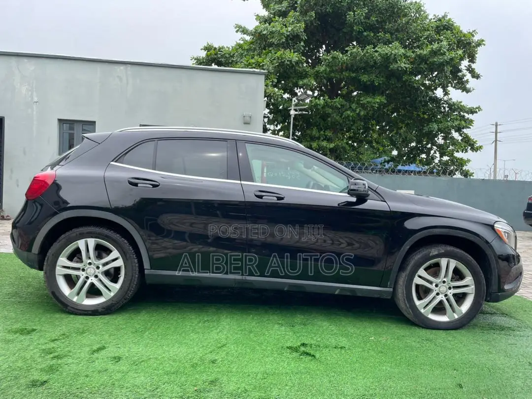 Mercedes-Benz GLA-Class GLA250 4MATIC 4dr SUV AWD (2.0L 4cyl Turbo 7AM)