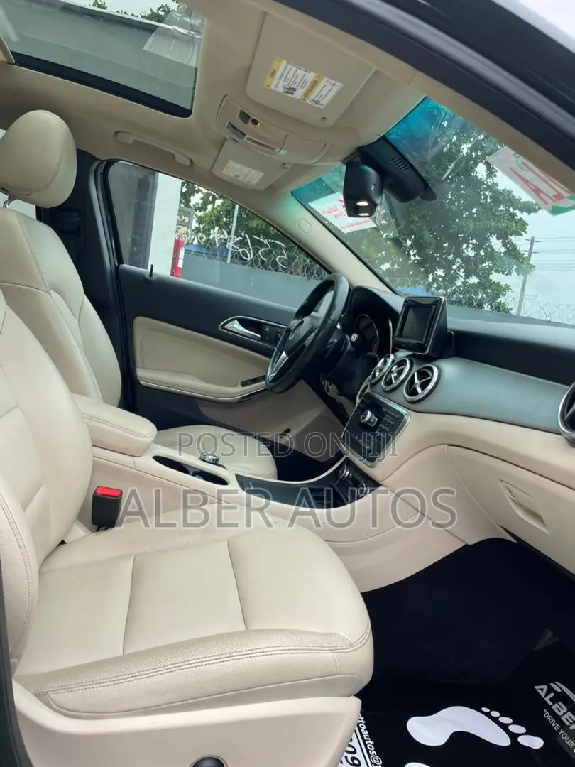 Mercedes-Benz GLA-Class GLA250 4MATIC 4dr SUV AWD (2.0L 4cyl Turbo 7AM)