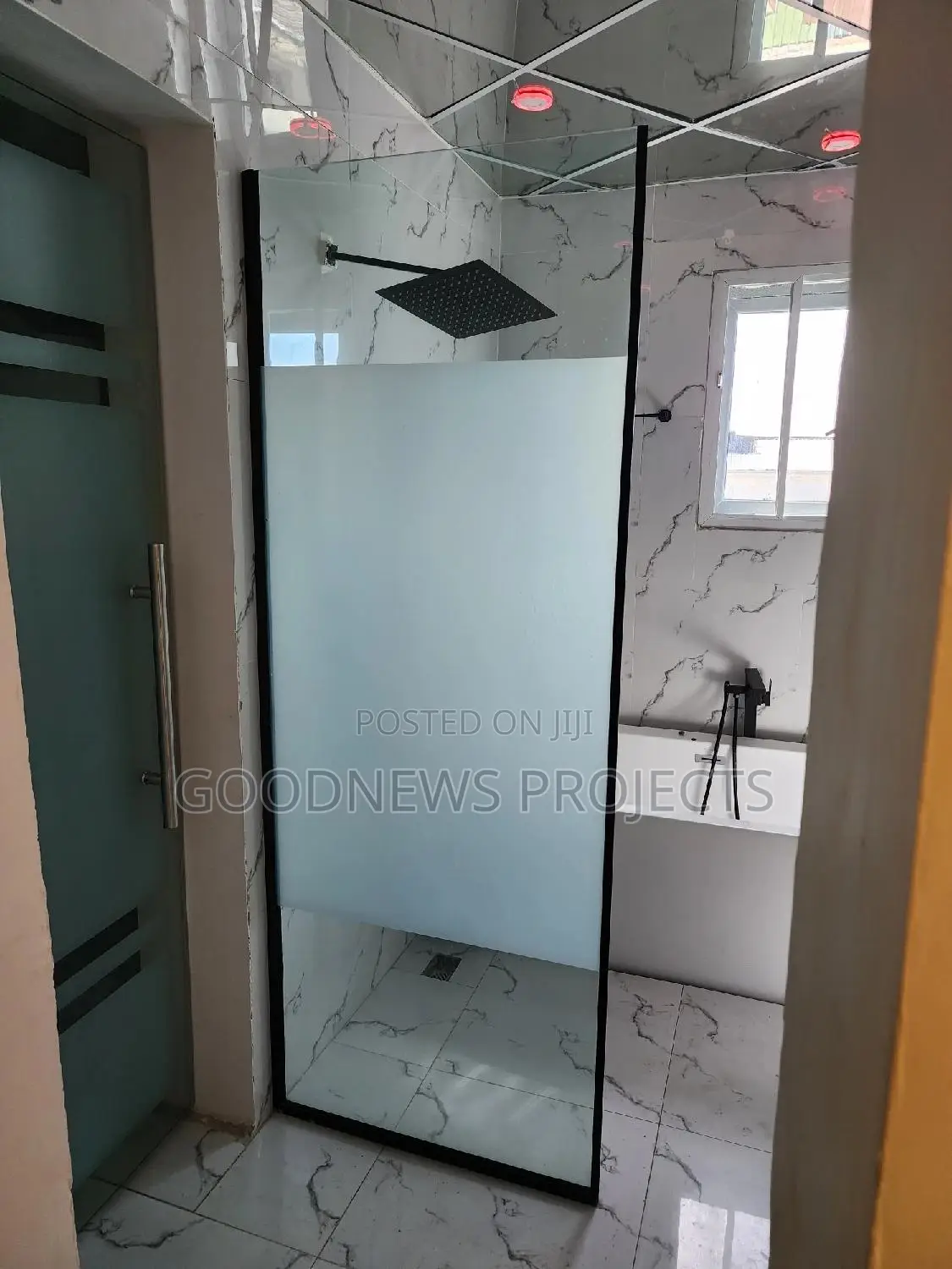 Half Frosted Toilet Glass Partition