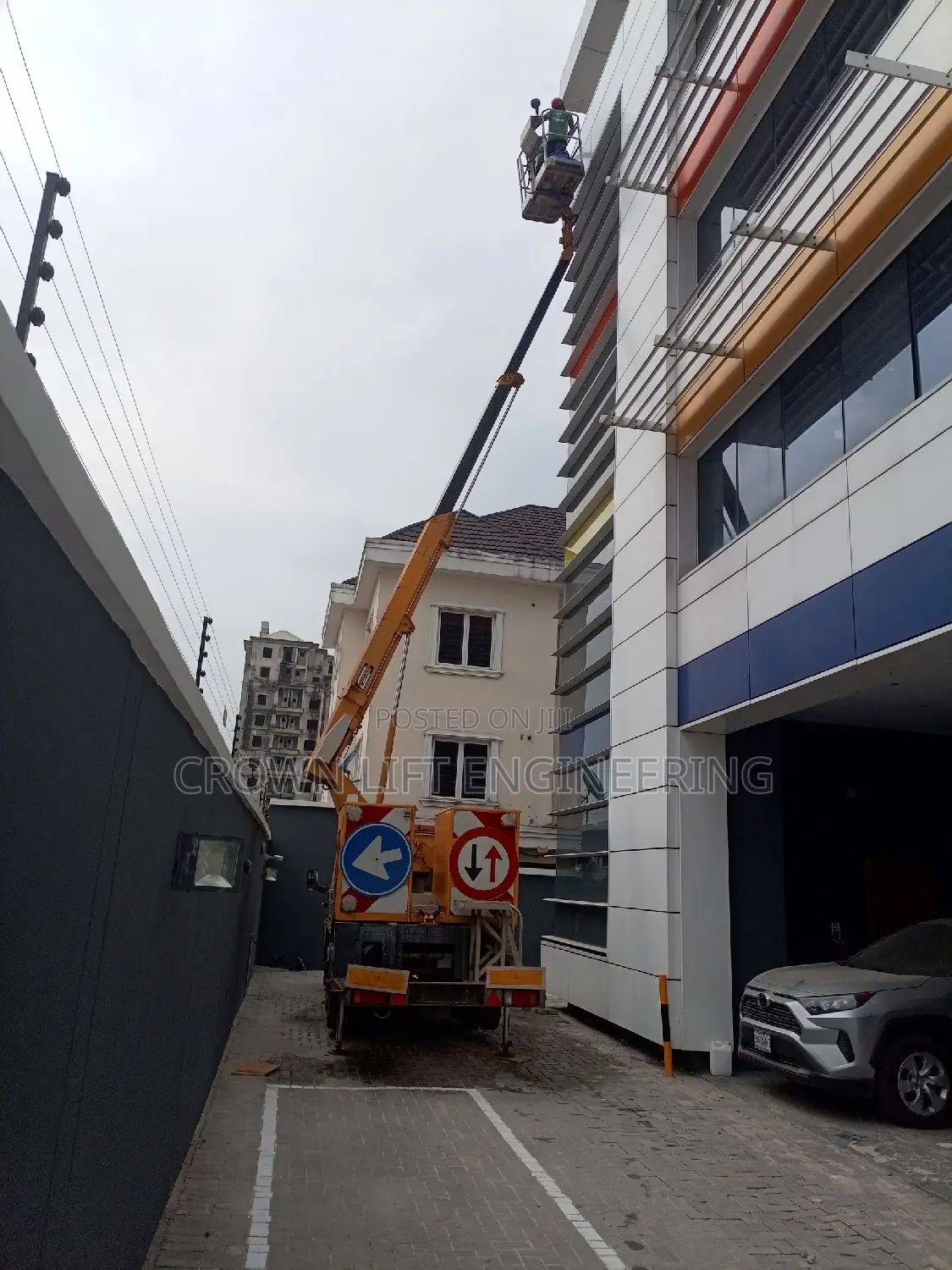 18 Meters Motorise Manlift for Sale/Hire