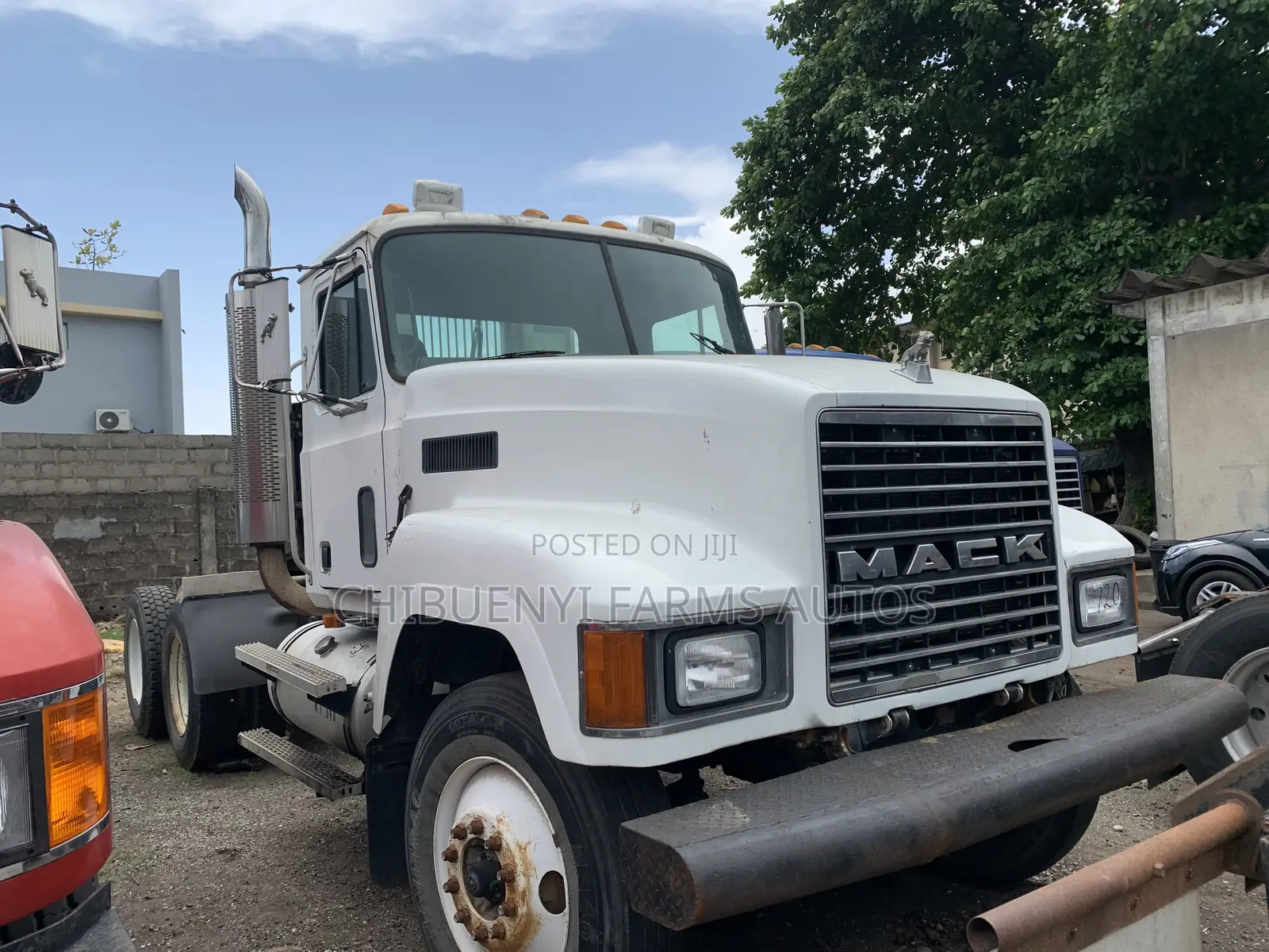 Mack CH - Tractor Head (10 Tyres)