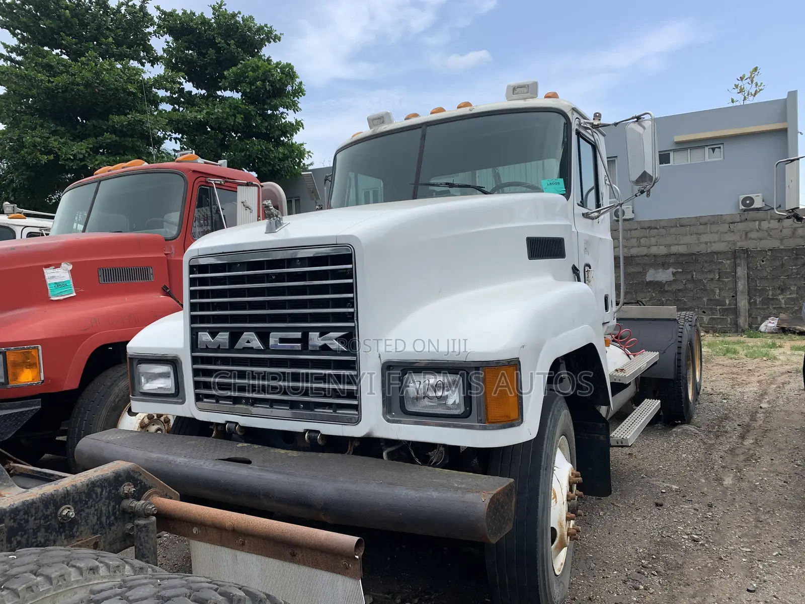 Mack CH - Tractor Head (10 Tyres)