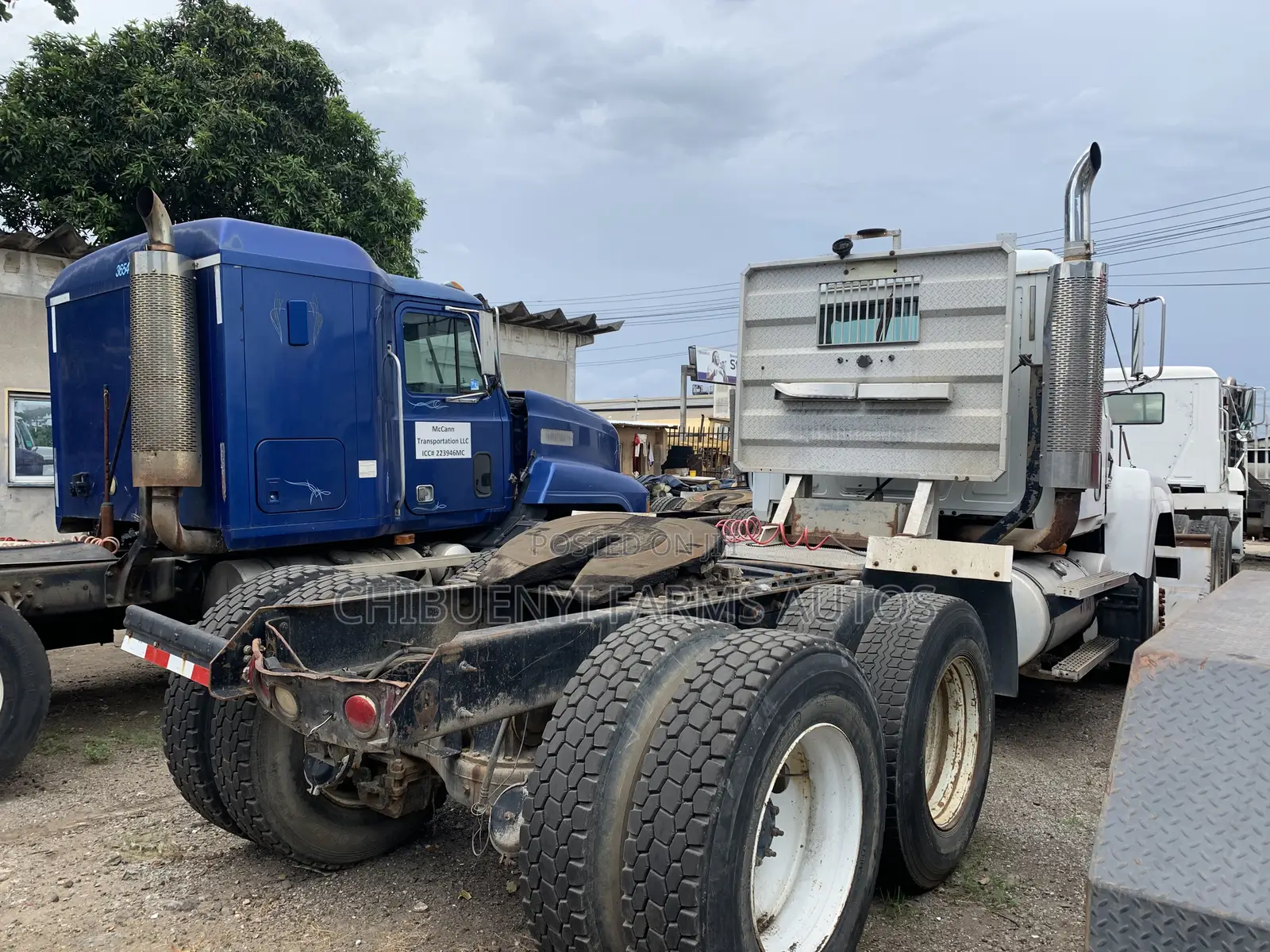 Mack CH - Tractor Head (10 Tyres)