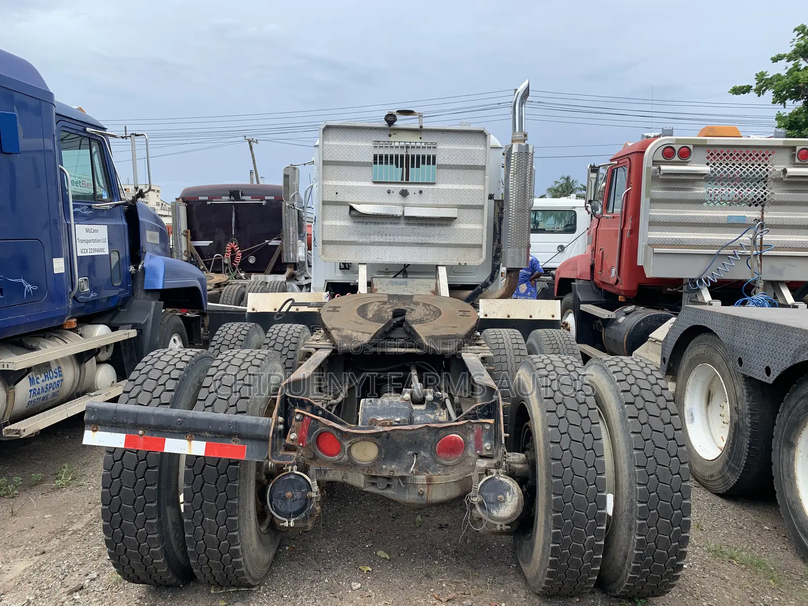 Mack CH - Tractor Head (10 Tyres)