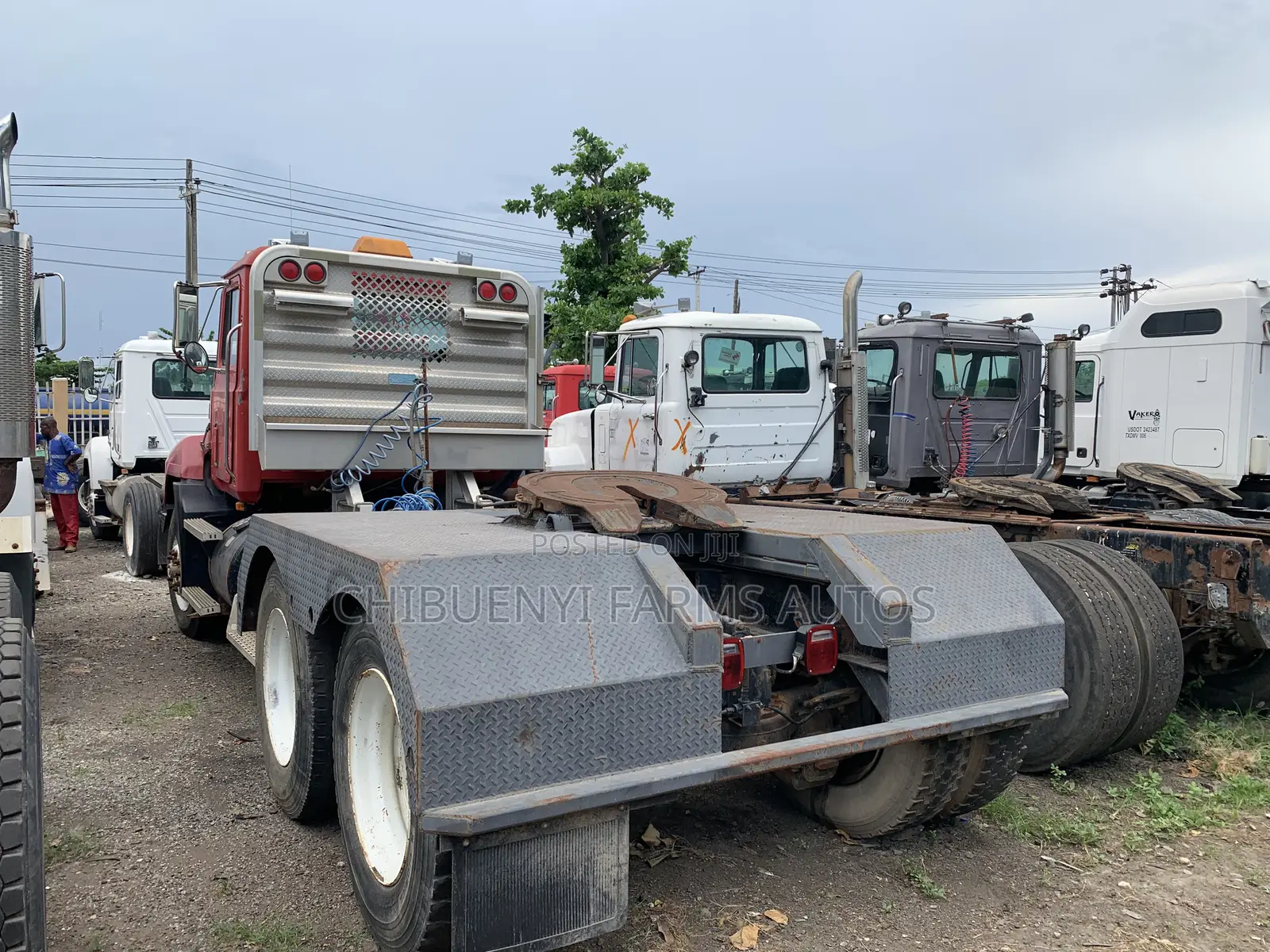 Mack CH - Tractor Head (10 Tyres)