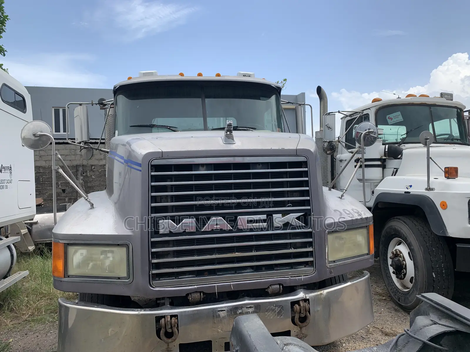 Mack CH - Tractor Unit (10 Tyres)