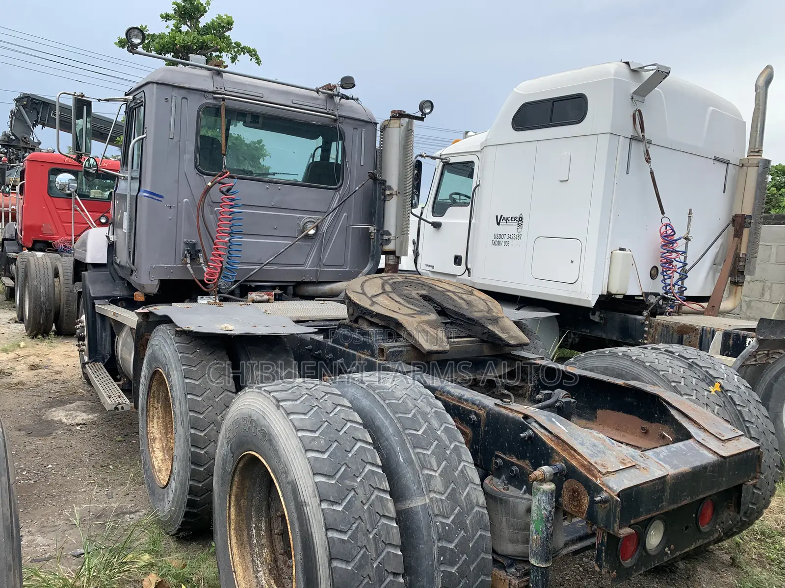 Mack CH - Tractor Unit (10 Tyres)