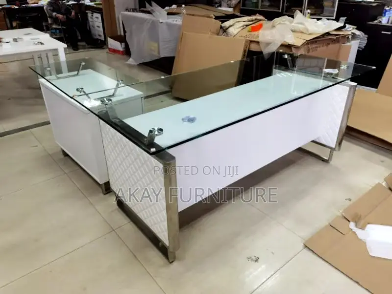 White Glass Table 1.6