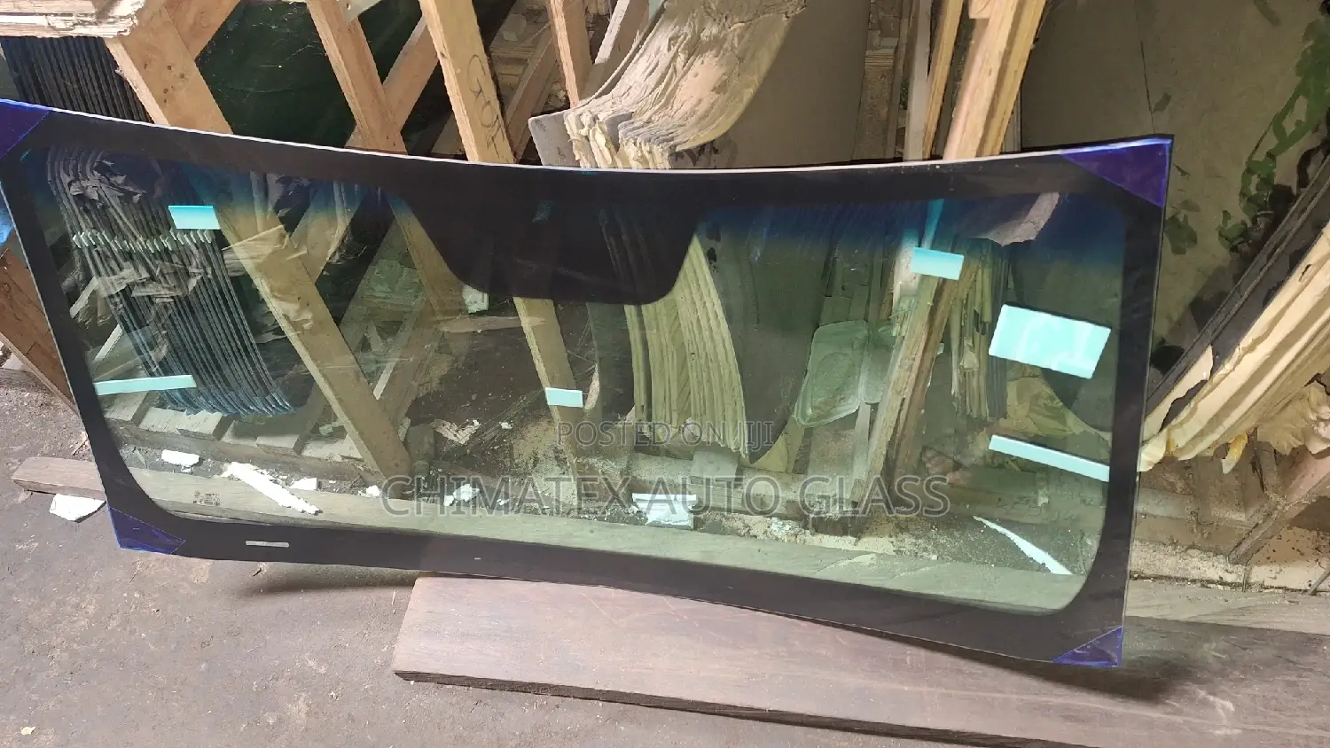 Kia Soul 2012 Front Glass