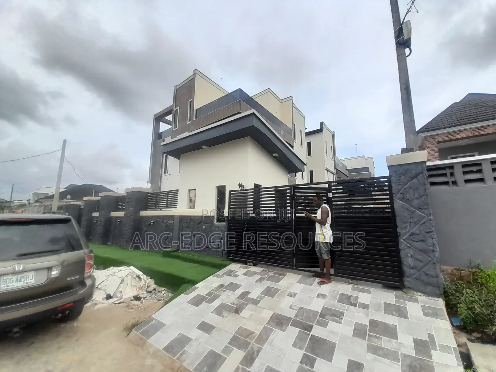 5bdrm Duplex in Apple Junction for sale