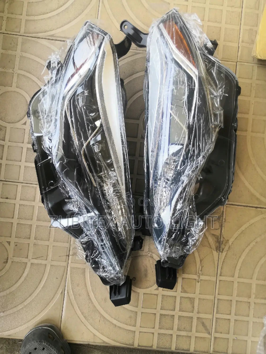 Set Toyota Headlight Corolla 2018 Sport