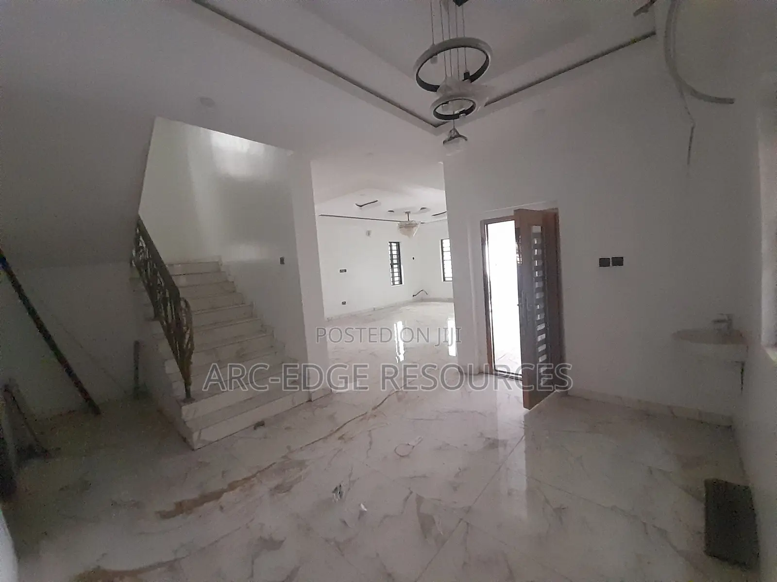 5bdrm Duplex in Apple Junction for sale