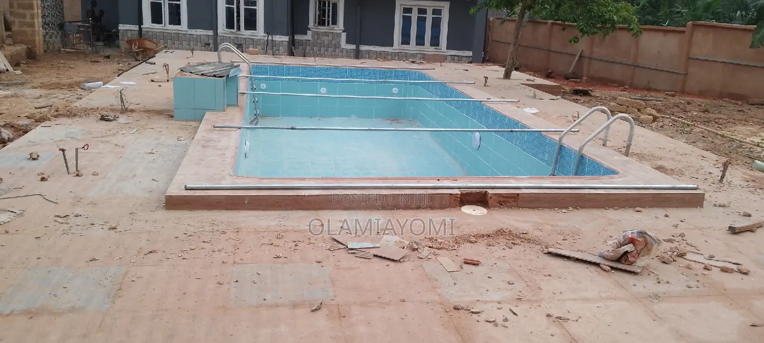 Automated Swimming Pool Cover With Remote Control