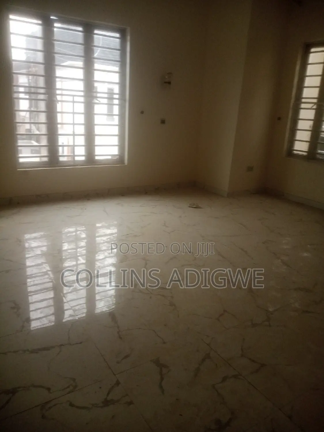 4bdrm Duplex in Divine Home, Thomas for sale