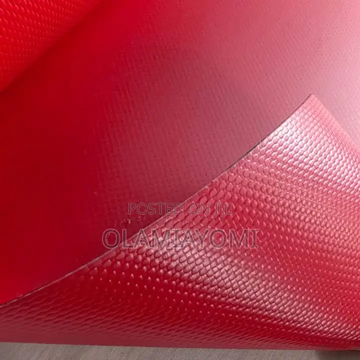 Tarpaulin 700gsm Thickness