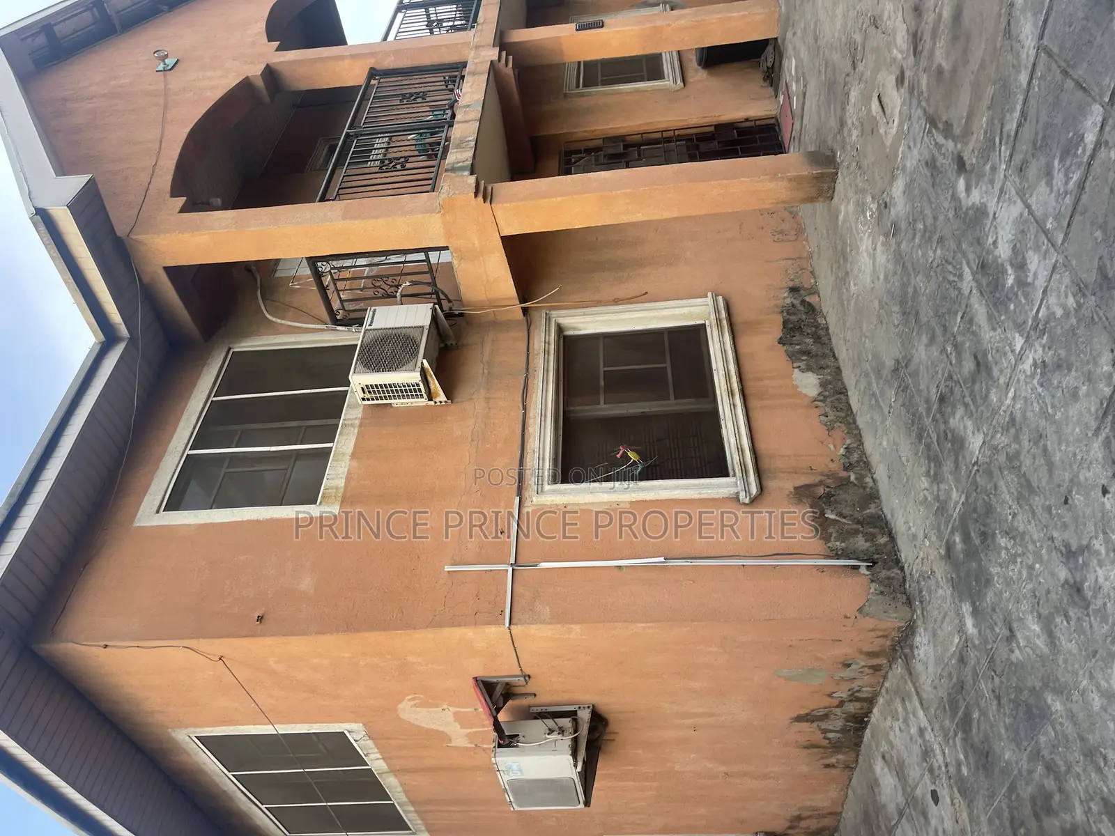 3bdrm Block of Flats in Surulere for sale