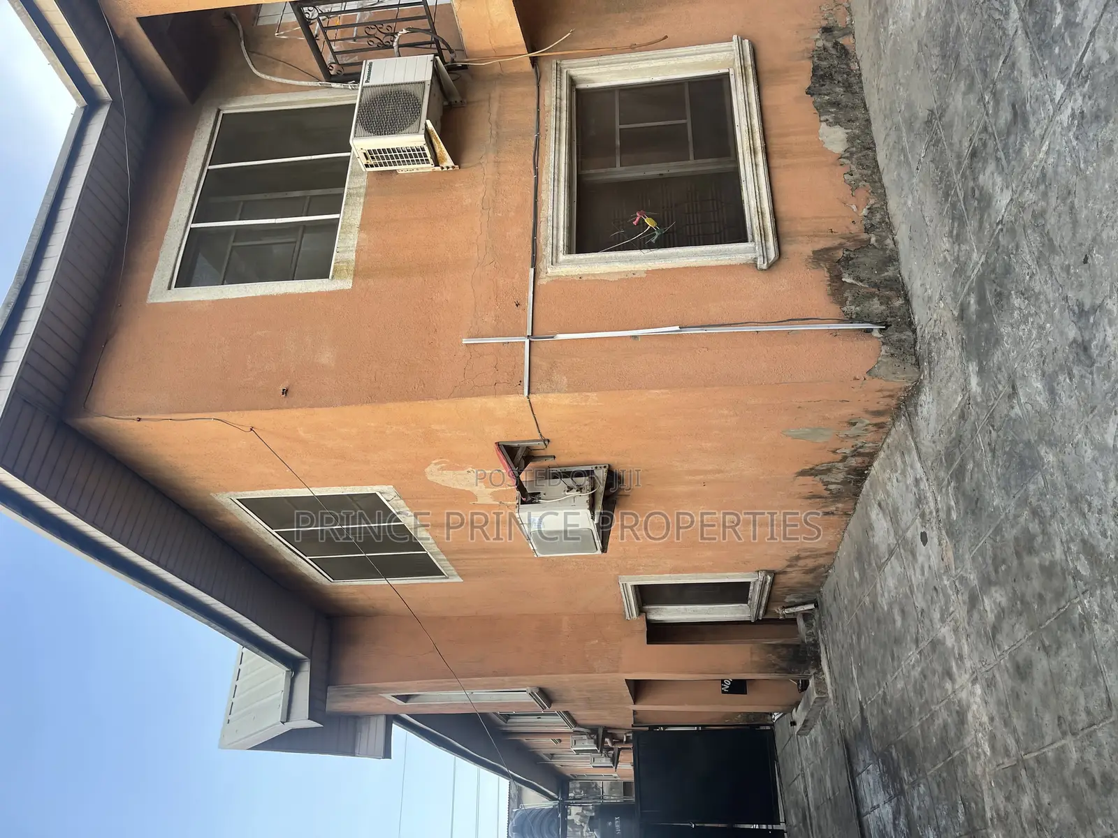 3bdrm Block of Flats in Surulere for sale