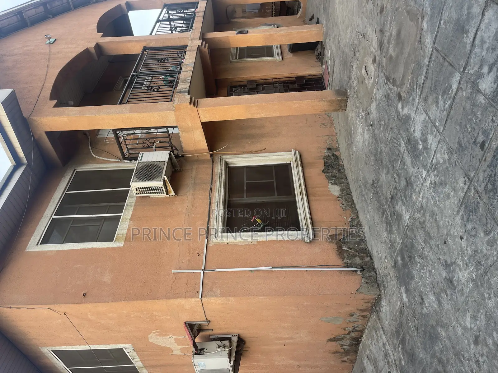 3bdrm Block of Flats in Surulere for sale