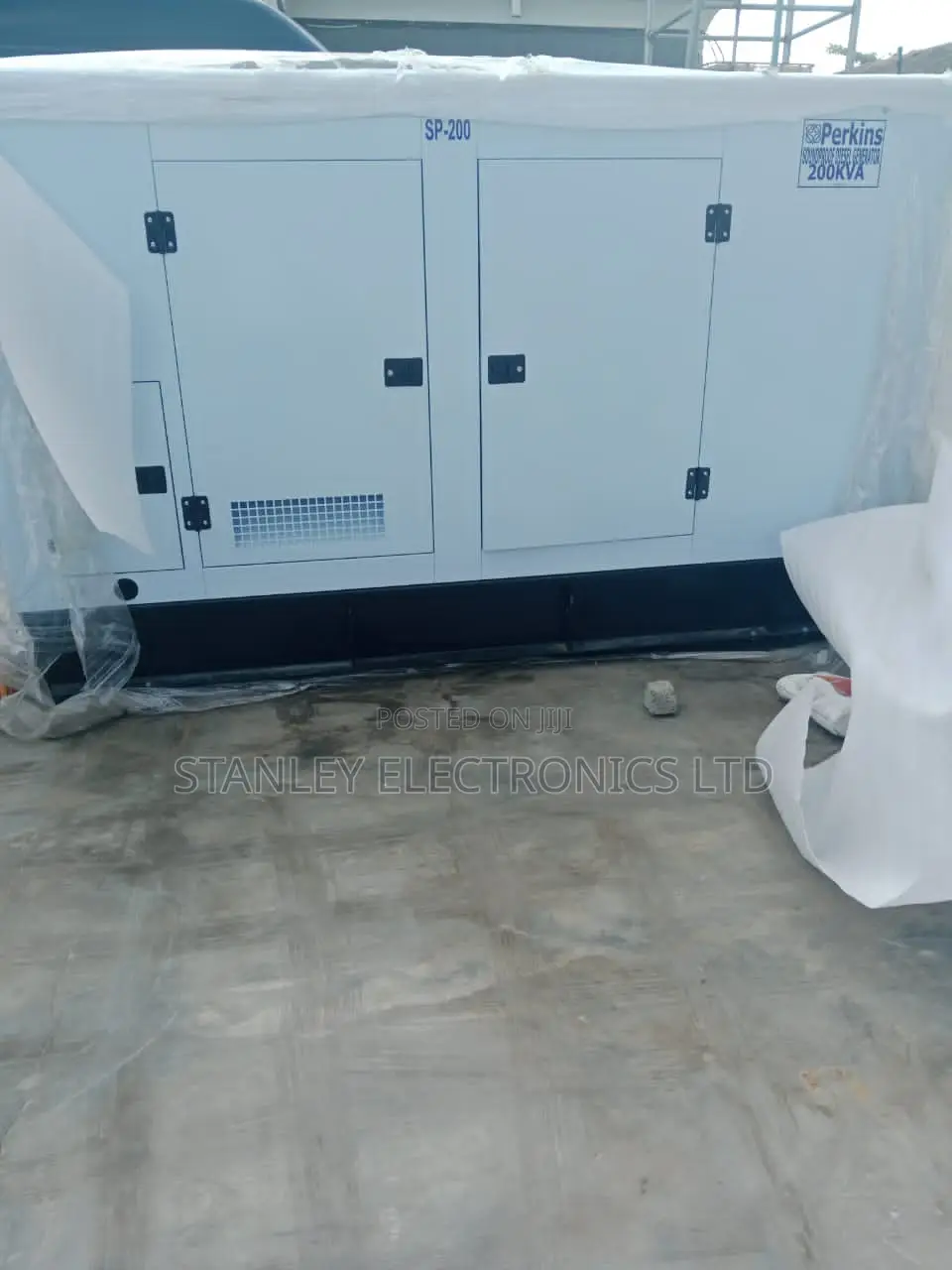 Perkins Soundproof Generator 200kva Diesel 100% Copper Coil