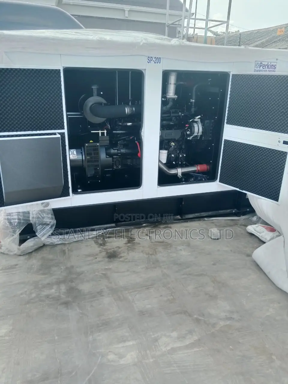 Perkins Soundproof Generator 200kva Diesel 100% Copper Coil