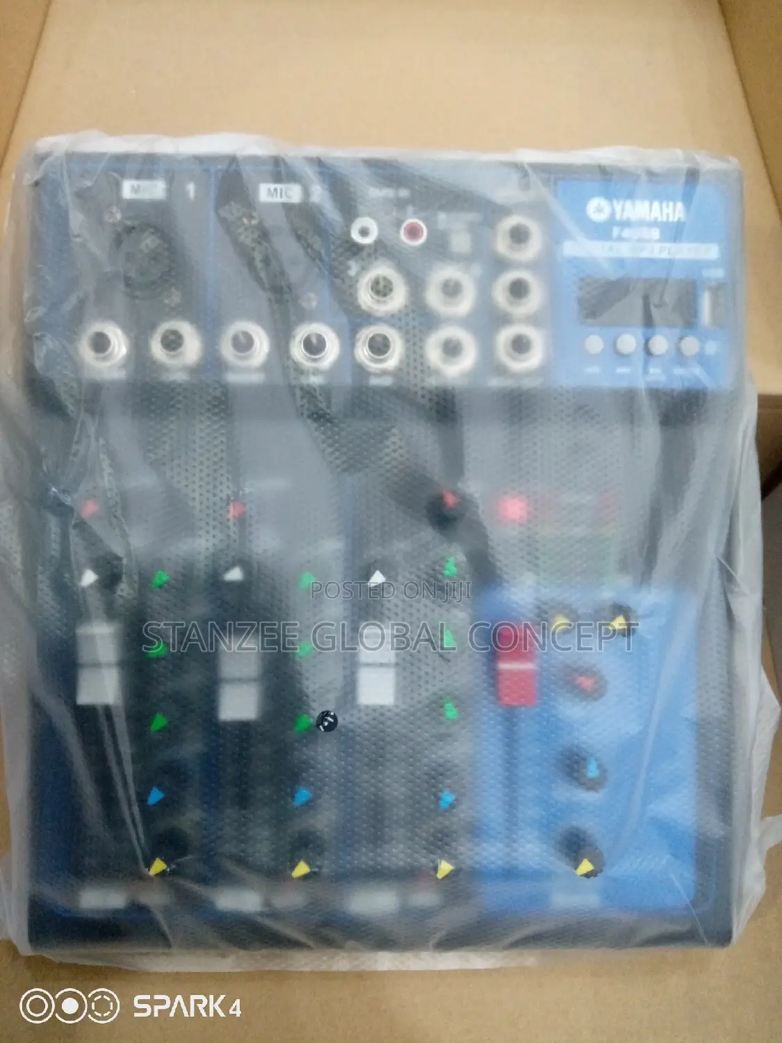 Yamaha F4USB 4-Channel Professional Mixer